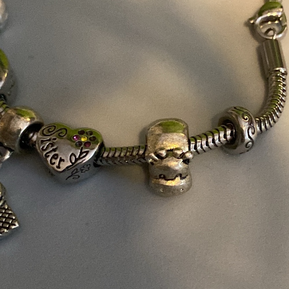 Charm bracelet - Picture 2 of 4